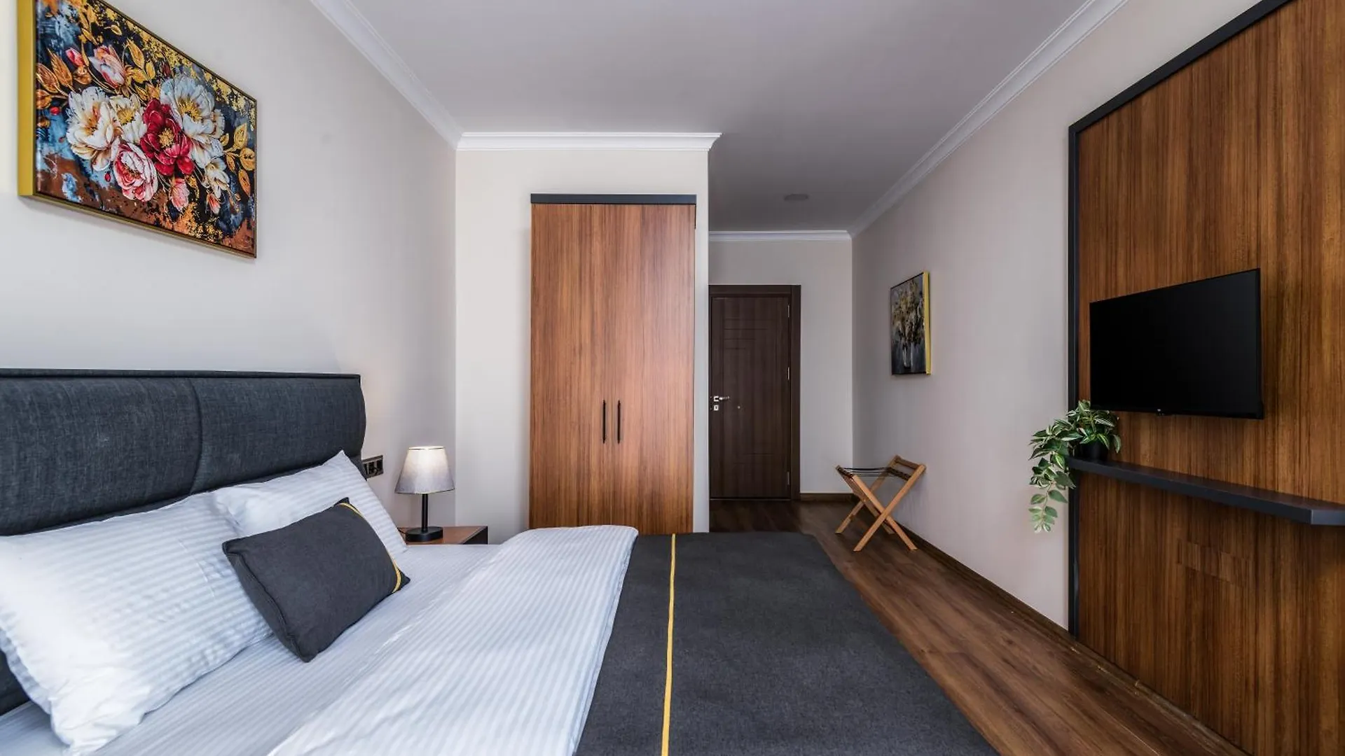 Sh Hotel Business İzmir